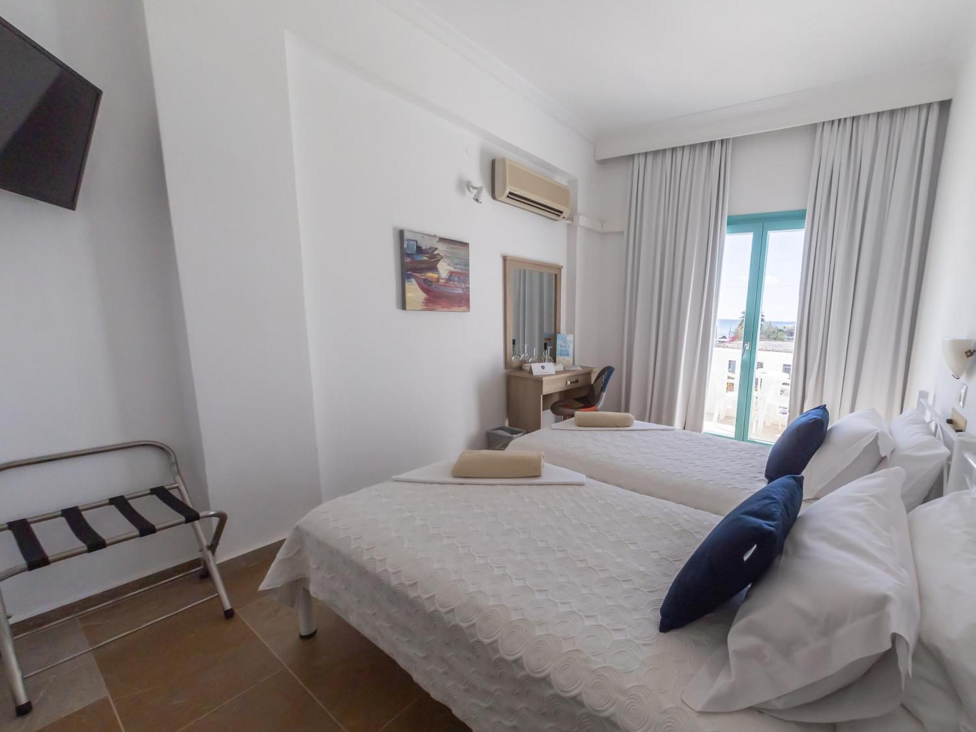 Amaryllis Beach Hotel Chrisi Akti  Pokoj fotografie